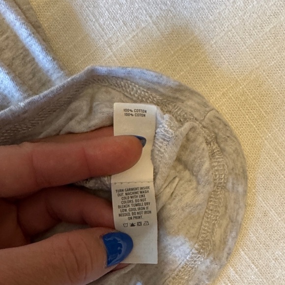 🤍Women’s Aerie Crewneck Long Sleeve with Heart Decal – Light Grey, Size Large - Picture 4 of 5